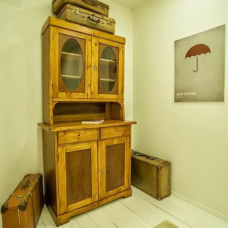 Near The Great Synagogue With Free Garage